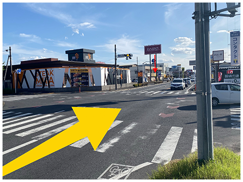 松原一丁目交差点ダイソー方面へ。