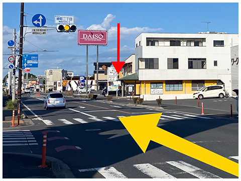 松原二丁目信号ダイソー方面右側。